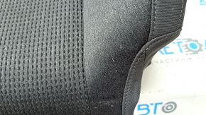 Tapițeria din spate a scaunului pasagerului la Hyundai Santa FE 21-23 este din material textil negru, încălzită și poate fi curățată