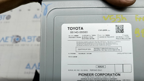 Дисплей радио дисковод проигрыватель Toyota Camry v55 15-17 usa hybrid, потерт, дефект дисплея