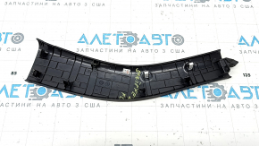 Накладка центральной консоли боковая верхняя левая Hyundai Santa FE 21-23 черная, сломаны крепления