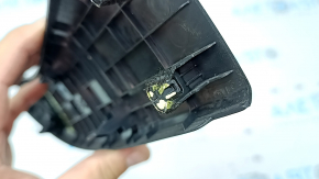 Ornament consolă centrală laterală neagră Hyundai Santa FE 21-23, dreapta sus, crăpături la elementele de fixare