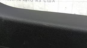 Обшивка двери багажника нижняя Hyundai Santa FE 21-23 под электро дверь, черная, потерта, царапины