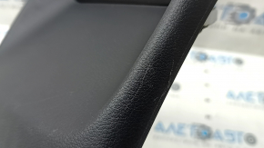 Ornament consolă centrală spate Hyundai Santa FE 21-23 negru, cu deflector de aer, fără porturi de încărcare, zgârieturi