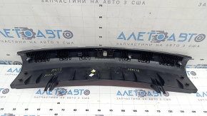 Ornamente, ruptură, zgârieturi la deschiderea portbagajului Audi A4 B8 08-16 sedan