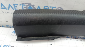 Ornamente, ruptură, zgârieturi la deschiderea portbagajului Audi A4 B8 08-16 sedan