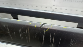 Bara față neaderentă Audi A4 B8 13-16 rest, S-Line, argintie, pentru spălătoare faruri, fără dopuri, zgârieturi, elemente de fixare presate, crăpate, rupte, element de fixare rupt