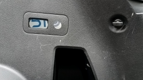 Ornamente arc dreapta Hyundai Santa FE 21-23 negre, fără butoane și brichetă, elemente de fixare rupte, zgârieturi, lovituri, crăpături