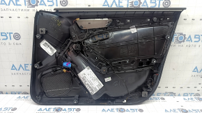 Обшивка двери карточка передняя левая Audi A4 B8 13-16 рест, черная, с черной вставкой кожа, подлокотник черная кожа, молдинг под темное дерево структура, царапины, сломаны крепления, потерта, вмятины