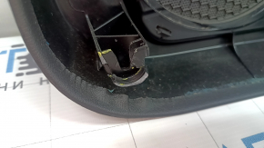 Обшивка двери карточка передняя левая Audi A4 B8 13-16 рест, черная, с черной вставкой кожа, подлокотник черная кожа, молдинг под темное дерево структура, царапины, сломаны крепления, потерта, вмятины