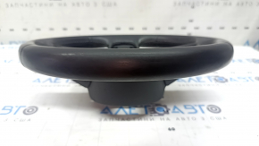 Volan gol Audi A4 B8 13-16 3 spițe, piele neagră, fără butoane, fără strat protector, zgârieturi, uzat