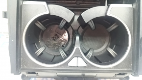 Бокс карман центральной консоли с подстаканниками Mercedes W167 GLE 20-26 с накладкой черный глянец, царапины, без 1 коврика
