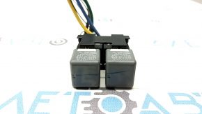 Блок реле подкапотный правый Toyota Camry v55 15-17
