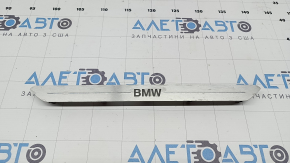 Вставка накладки порога передняя левая BMW X5 G05 19-23 хром BMW, с подсветкой, царапины, окислена, тычка