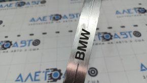 Вставка накладки порога передняя левая BMW X5 G05 19-23 хром BMW, с подсветкой, царапины, окислена, тычка
