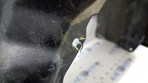 Căptușeală aripă stânga față Toyota Camry v55 15-17 SUA, elementul de fixare este rupt
