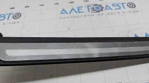 Ornament prag ușă, exterior, față stânga, Audi A4 B8 08-16 sedan, cromat S line, îndoit, zgârieturi, ghidaj rupt