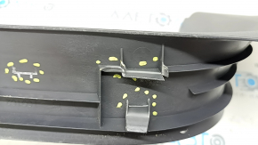Ornament prag interior stânga față Mercedes X167 GLS 450 580 20-23 gri închis, zgârieturi, uzat, necesită curățare, elemente de fixare rupte