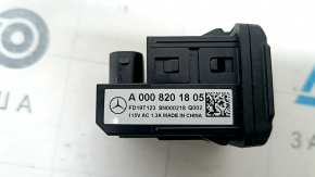 Priză consolă centrală Mercedes X167 GLS 450 580 20-23 115V SUA, zgârieturi