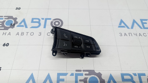 Butoanele de control de pe volanul Alfa Romeo Giulia 20-23 din dreapta sunt defecte
