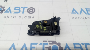 Butoanele de control de pe volanul Alfa Romeo Giulia 20-23 din dreapta sunt defecte