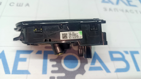 Butoanele de control de pe volanul Alfa Romeo Giulia 20-23 din dreapta sunt defecte