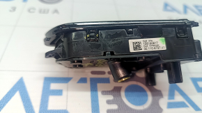 Butoanele de control de pe volanul Alfa Romeo Giulia 20-23 din dreapta sunt defecte
