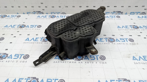 Canistră cu absorbant de carbon Audi A4 B8 08-16 2.0T, suport defect