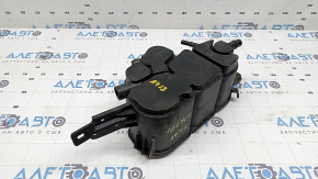 Canistră cu absorbant de carbon Audi A4 B8 08-16 2.0T, suport defect
