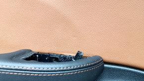Ornamente ușă spate stânga Alfa Romeo Giulia 17-24 negre, cotiera piele neagră cu cusături maro, inserție piele maro, bordură cromată, inserție structură abanos, cu mâner, zgârieturi, lovituri