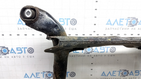 Subcadrul spate al modelului Audi A4 B8 13-16 AWD este ruginit, cu o manetă, șurubul este ruginit, microfisuri la 2 cutii de viteze S/B, 2 șuruburi sunt rupte