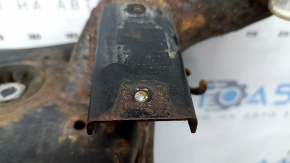 Subcadrul spate al modelului Audi A4 B8 13-16 AWD este ruginit, cu o manetă, șurubul este ruginit, microfisuri la 2 cutii de viteze S/B, 2 șuruburi sunt rupte