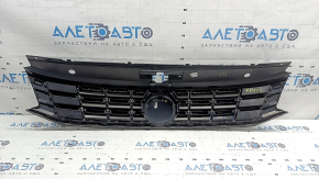 Решетка радиатора grill со значком VW Passat b8 16-19 USA под радар круиз, эмблема под полировку