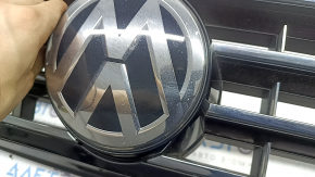 Решетка радиатора grill со значком VW Passat b8 16-19 USA под радар круиз, эмблема под полировку