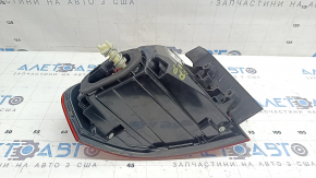 Фонарь внешний крыло правый VW Passat b8 16-19 USA галоген темный, потерт
