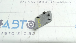 Mufa cârligului de remorcare pentru bara de protecție față a modelului Audi A3 8V 15-20 este ruptă