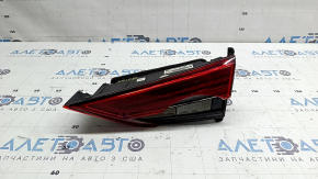 Lampă LED capotă portbagaj dreapta Audi A3 8V 17-20 4d, sticlă spartă, crăpată
