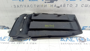 Решетка переднего бампера левая Audi A3 8V 17-20 структура с матовой хром вставкой, сколы