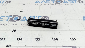 Emblema și inscripția QUATTRO pe grila radiatorului Audi A3 8V 17-20