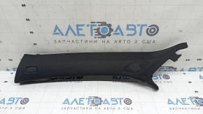 Накладка передней стойки верхняя левая Audi A3 8V 15-20 4d черная, царапины