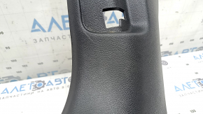Накладка передней стойки нижняя левая Audi A3 8V 15-20 4d, 5d, черная, царапины