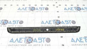 Ornament prag ușă dreapta față pentru Audi A3 8V 17-20 4p, negru cu inserție cromată, zgârieturi