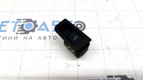 Кнопка открывания крышки багажника Audi A3 8V 17-20 черная с накладкой