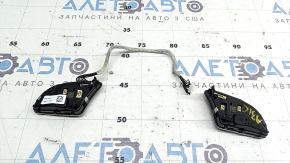 Butoanele de control de pe volanul Audi A3 8V 17-20 au un conector crăpat, conectorul butoanelor din stânga s-a slăbit