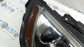 Фара передняя правая в сборе Audi A3 8V 17-20 xenon hid с нижним креплением, под полировку, царапины, желтит DRL