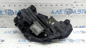 Фара передняя левая в сборе Audi A3 8V 17-20 xenon hid с нижним креплением, под полировку, царапины, желтит DRL