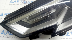 Фара передняя левая в сборе Audi A3 8V 17-20 xenon hid с нижним креплением, под полировку, царапины, желтит DRL