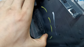 Bara spate nefinisată Audi A3 8V 17-20 fără senzori de parcare, gri, fără mufă, rupturi, suport crăpat, suport nelipit, fragmente lipsă, zgârieturi