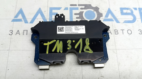 Conector USB AUX Tesla Model 3 18-23