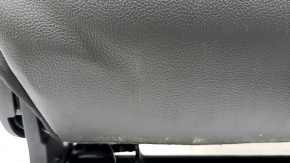 Spatele rândului de scaune din spate, al doilea rând, stânga, Ford Escape MK3 13-19, piele neagră, cu centură și cotieră, îndoită, uzată, necesită curățare