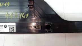 Inserție prag ușă spate stânga BMW X7 G07 19-26 cromat cu iluminare din spate pentru 6 locuri, individual, zgârieturi, crestături