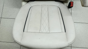 Сиденье 2 ряда правое BMW X7 G07 19-25 с airbag, электрическое, подогрев, под 6 мест, кожа Vernasca, Elfenbein-Weiss, под химчистку, надрывы задней нижней накладки